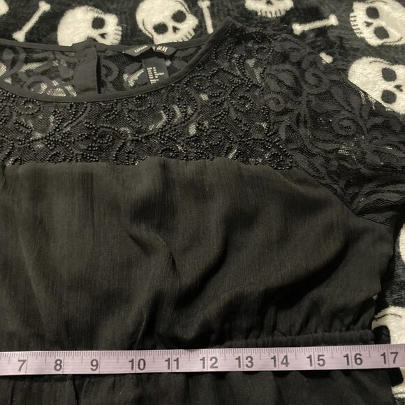 H&M MAMA Black scrolling leaves scoop neck mesh lace maternity top SMALL MEDIUM - Picture 7 of 12